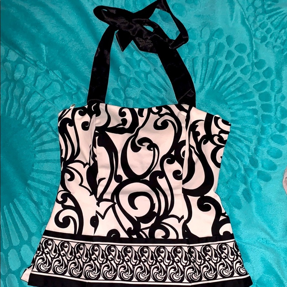 Structured top that zips up on the back, size 0.
